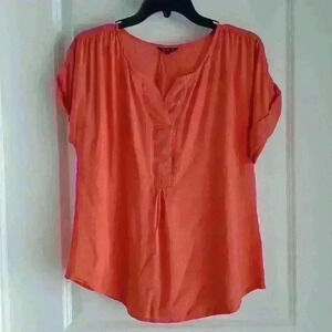 Women's Coral blouse by Amaryllis. Sz Lg.